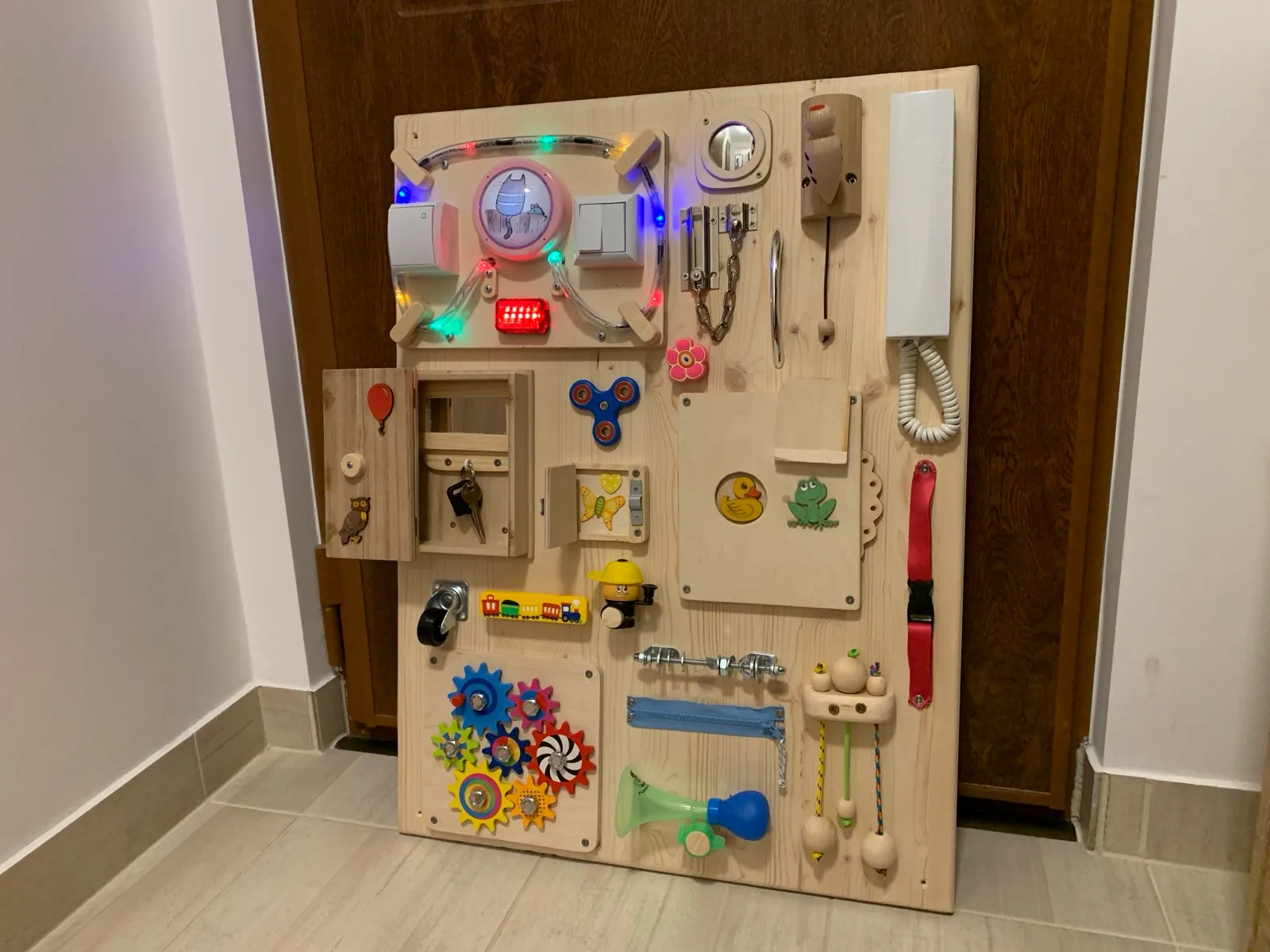 The finished board with all the features showcased